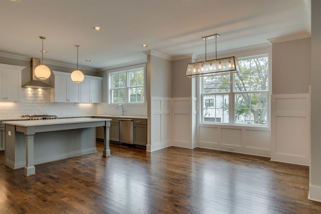 1711 10th Avenue, S, Nashville, TN 37203