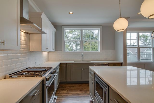 1711 10th Avenue, S, Nashville, TN 37203