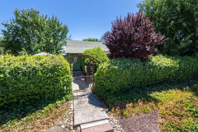 647 Vine Street, Paso Robles, CA 93446