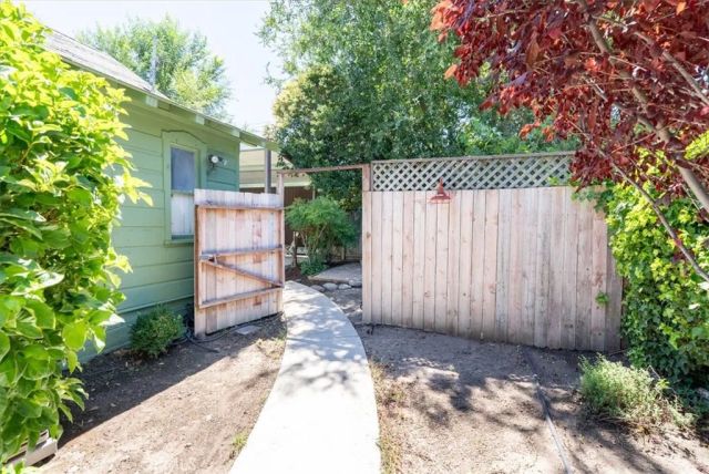 647 Vine Street, Paso Robles, CA 93446