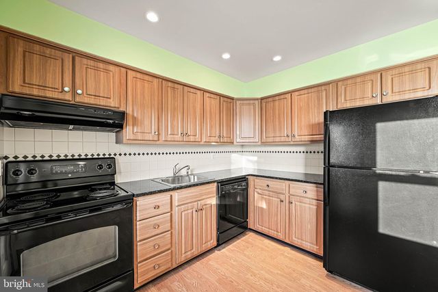 309 PRINTZ AVE, Essington, PA 19029
