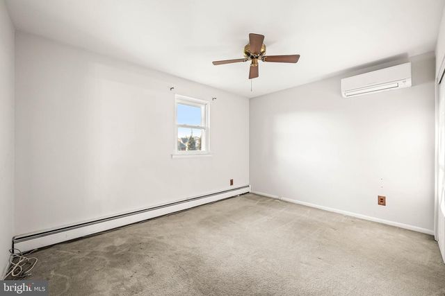 309 PRINTZ AVE, Essington, PA 19029