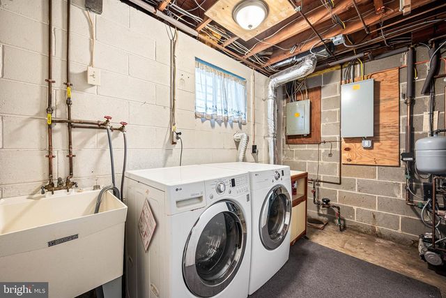 309 PRINTZ AVE, Essington, PA 19029