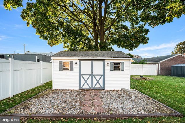 309 PRINTZ AVE, Essington, PA 19029