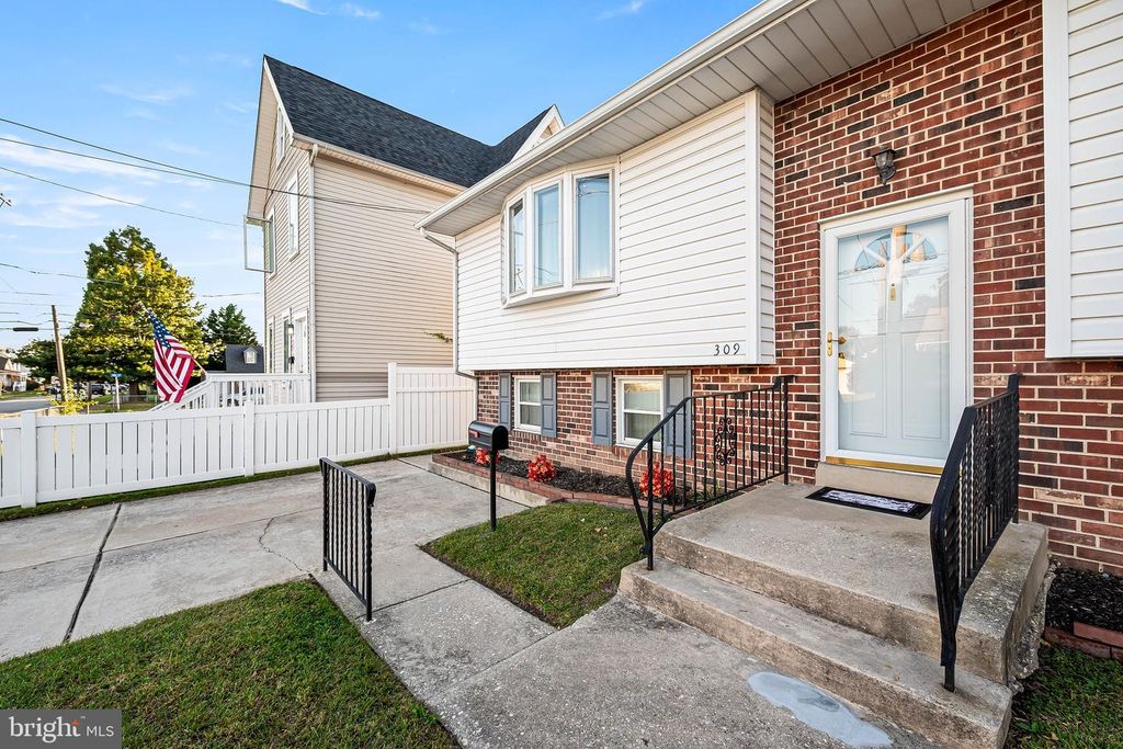 309 PRINTZ AVE, ESSINGTON, PA 19029 — photo 3