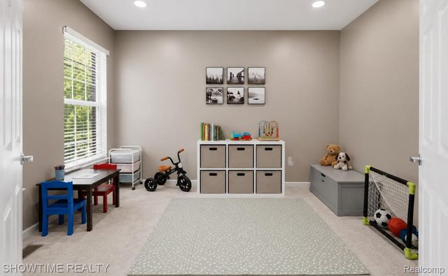 7386 Tottenham, Shelby Charter Township, MI 48317