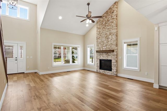 3746 Crest Ridge Court, Eau Claire, WI 54701