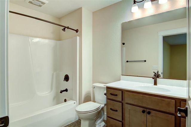 3746 Crest Ridge Court, Eau Claire, WI 54701