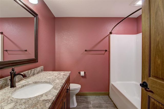 3746 Crest Ridge Court, Eau Claire, WI 54701