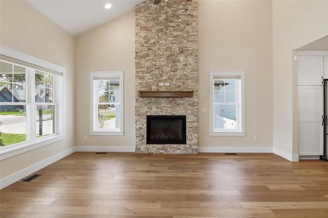 3746 Crest Ridge Court, Eau Claire, WI 54701