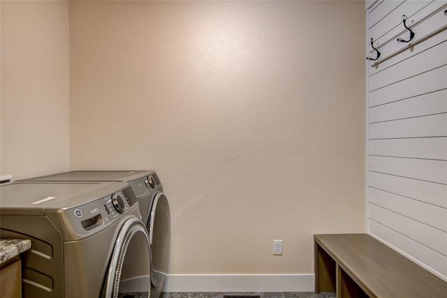 3746 Crest Ridge Court, Eau Claire, WI 54701