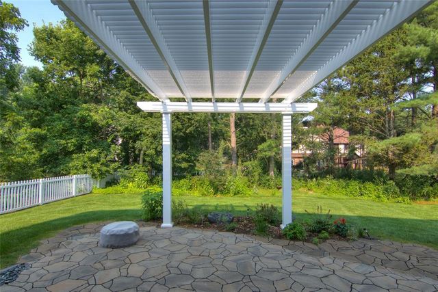 3746 Crest Ridge Court, Eau Claire, WI 54701