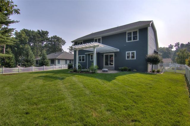 3746 Crest Ridge Court, Eau Claire, WI 54701