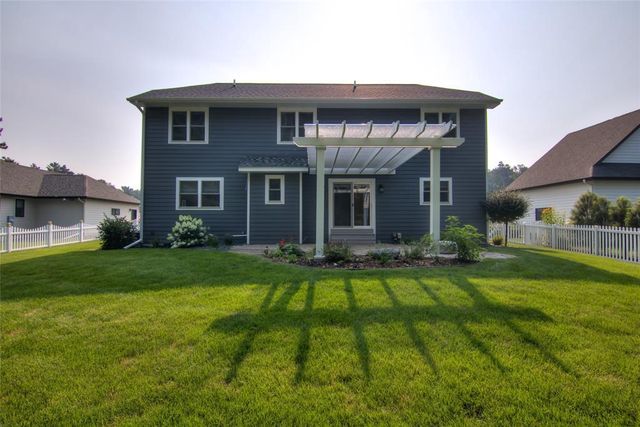 3746 Crest Ridge Court, Eau Claire, WI 54701