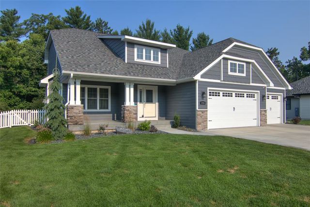 3746 Crest Ridge Court, Eau Claire, WI 54701