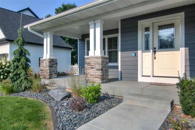 3746 Crest Ridge Court, Eau Claire, WI 54701