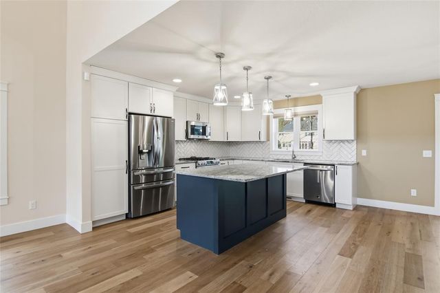 3746 Crest Ridge Court, Eau Claire, WI 54701