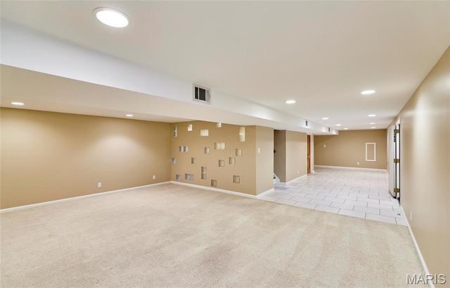 1120 Terrace Drive, St Louis, MO 63117