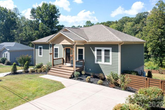 139 Ridge Road, Candler, NC 28715