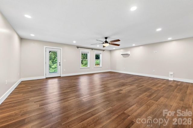 139 Ridge Road, Candler, NC 28715