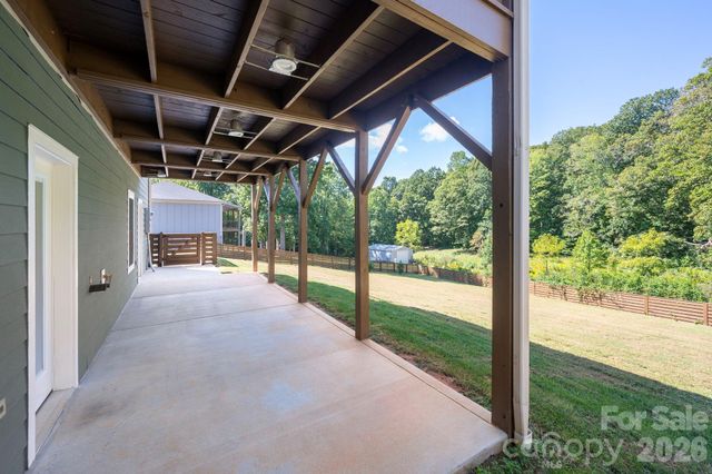 139 Ridge Road, Candler, NC 28715