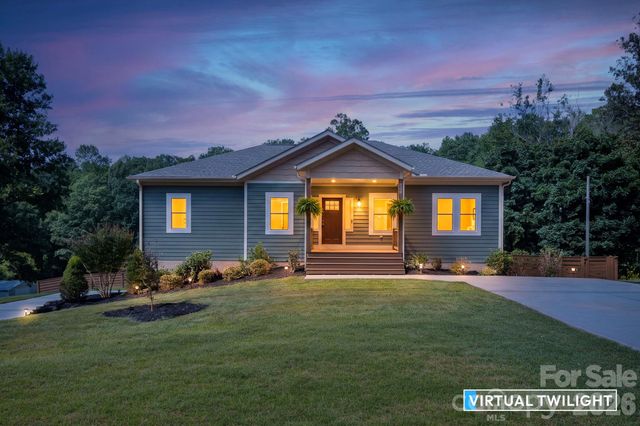 139 Ridge Road, Candler, NC 28715