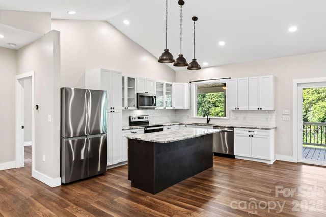 139 Ridge Road, Candler, NC 28715