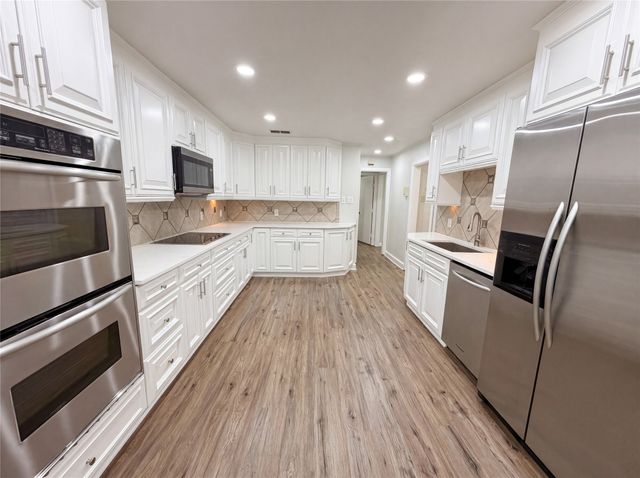 6878 Burwood Lane, Dallas, TX 75214