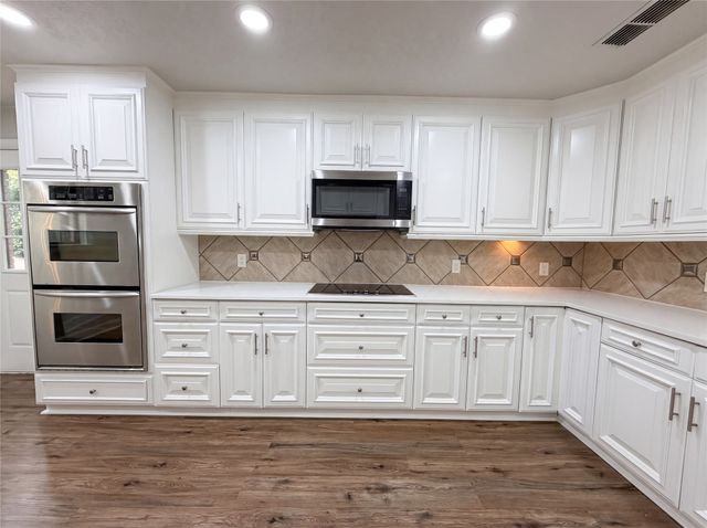 6878 Burwood Lane, Dallas, TX 75214