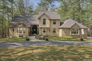 573 NAKOMIS Trail, Orion Charter Township, MI 48362
