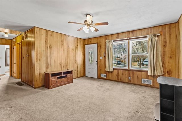 3709 S Main Street, Independence, MO 64055