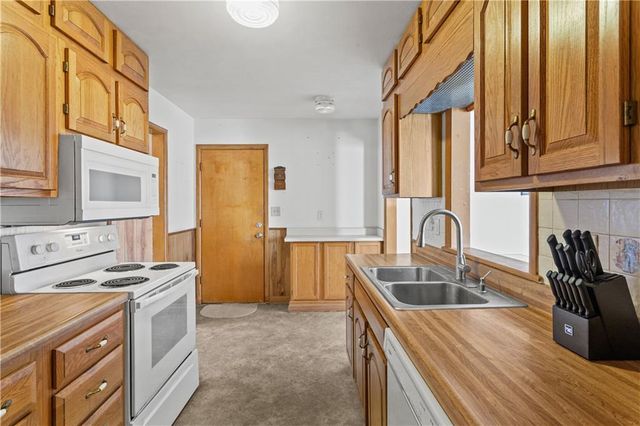 3709 S Main Street, Independence, MO 64055