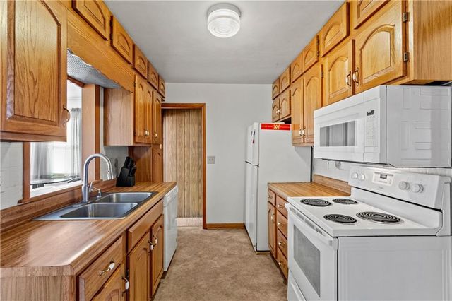 3709 S Main Street, Independence, MO 64055