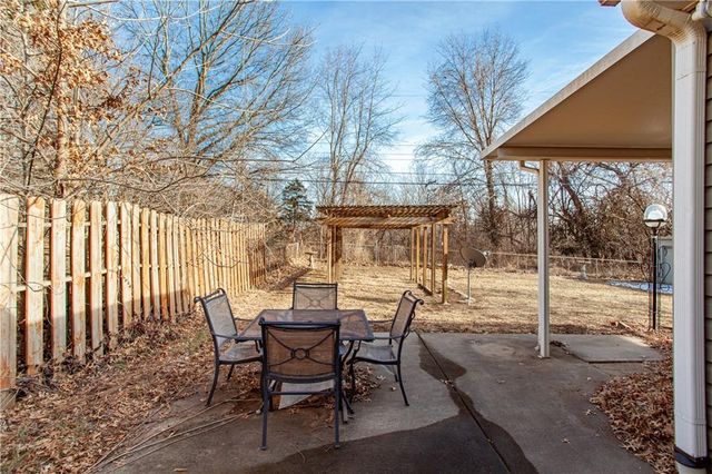 3709 S Main Street, Independence, MO 64055