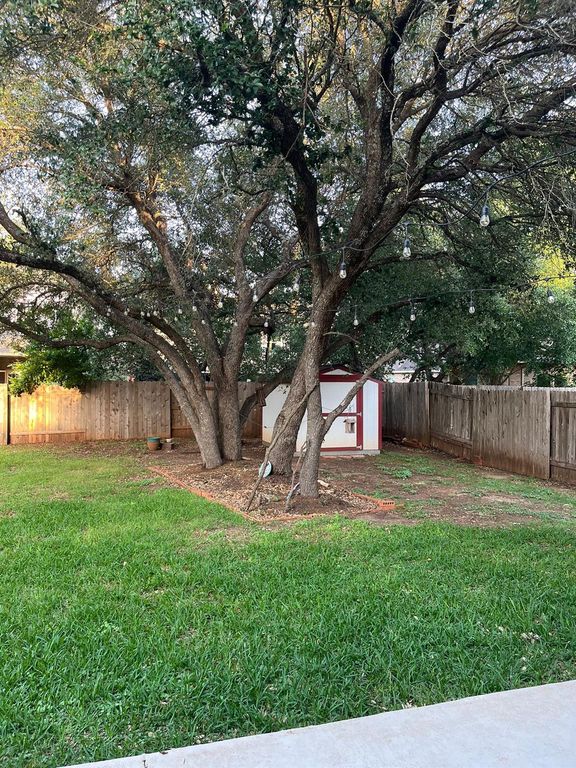 1029 Horseback HOLW, Austin, TX 78732