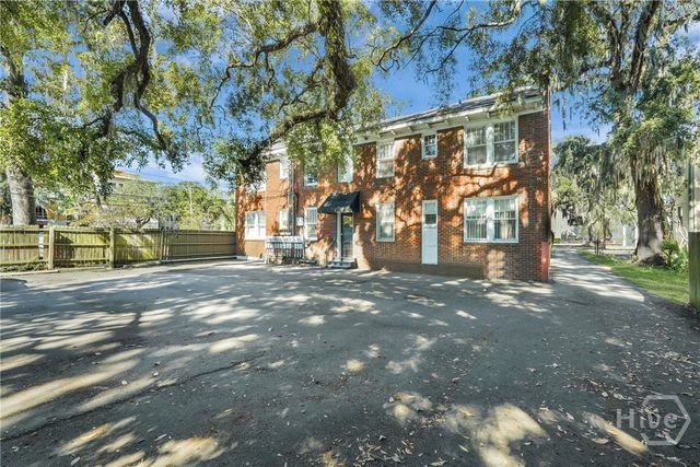 17 E 37th Street 11, Savannah, GA 31401