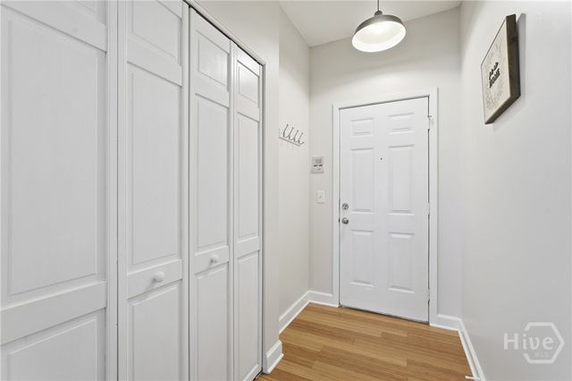 17 E 37th Street 11, Savannah, GA 31401