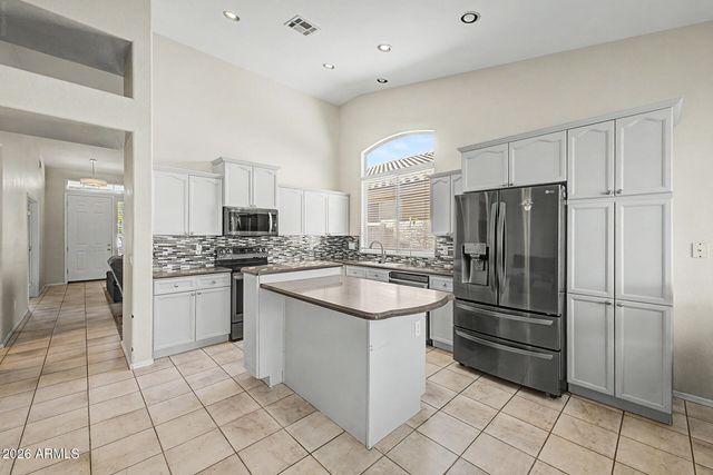 841 N CAMBRIDGE Place, Chandler, AZ 85225