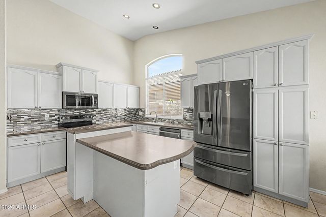 841 N CAMBRIDGE Place, Chandler, AZ 85225