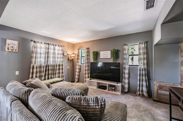 39048 BLUE JAY AVENUE, Zephyrhills, FL 33542