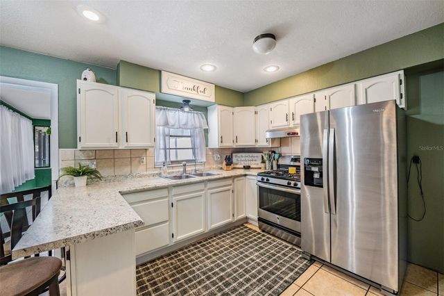 39048 BLUE JAY AVENUE, Zephyrhills, FL 33542