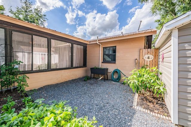 39048 BLUE JAY AVENUE, Zephyrhills, FL 33542