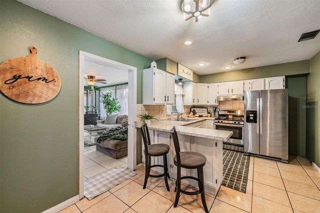 39048 BLUE JAY AVENUE, Zephyrhills, FL 33542
