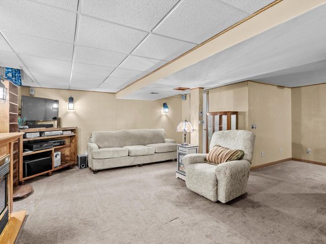 3177 Bellfield DRIVE, Oshkosh, WI 54904