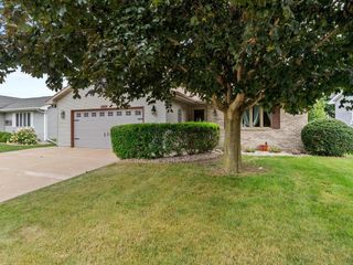3177 Bellfield DRIVE, Oshkosh, WI 54904