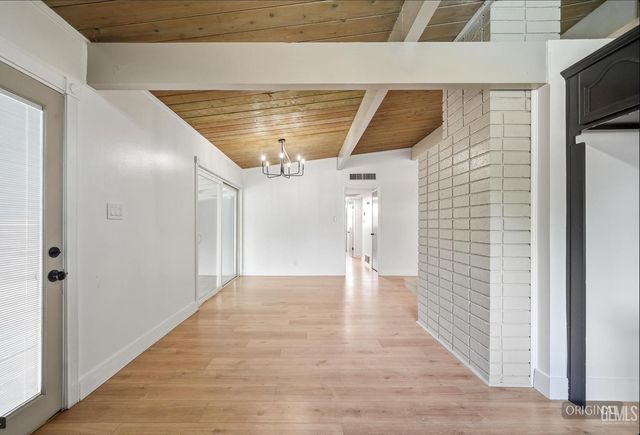 3025 Peerless Avenue, Bakersfield, CA 93308