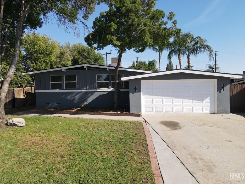 3025 Peerless Avenue, Bakersfield, CA 93308
