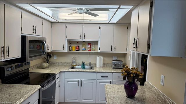 579 13th ST N, Naples, FL 34102