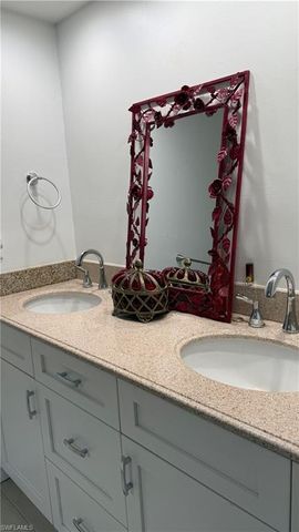 579 13th ST N, Naples, FL 34102