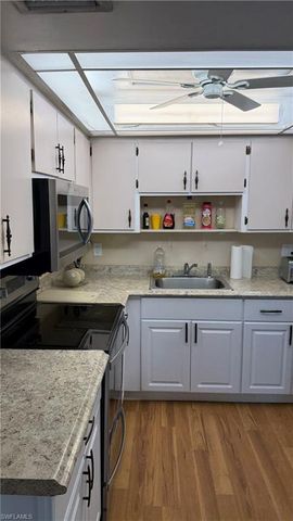 579 13th ST N, Naples, FL 34102